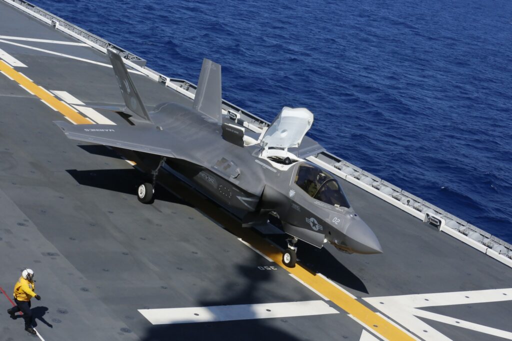 F-35Bの着艦時